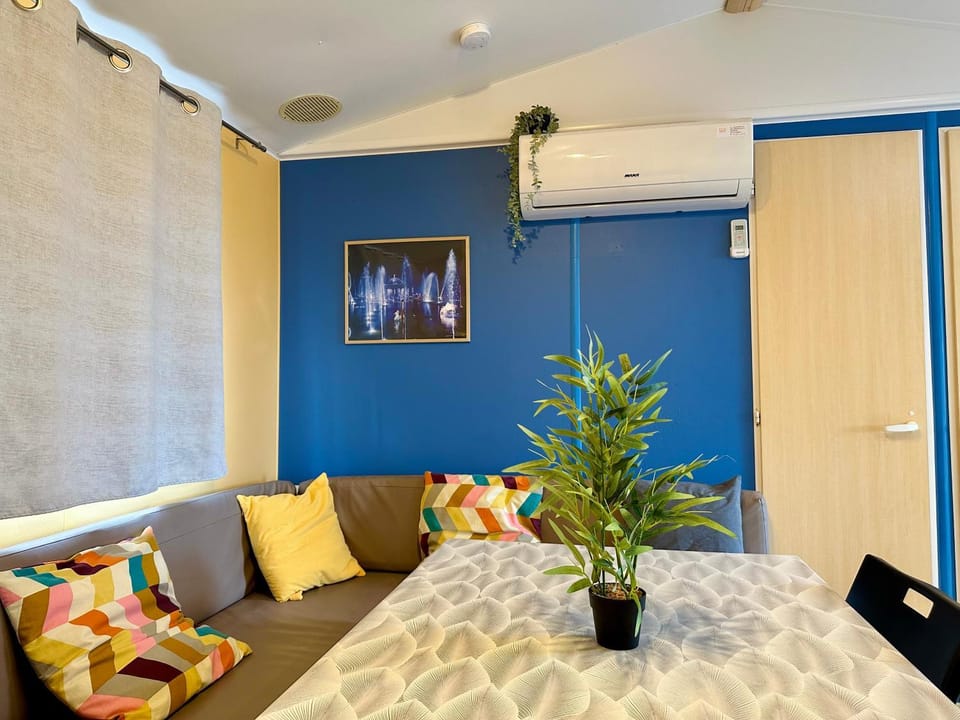 Mobile home 6 personnes Climatisé proche Puy du fou Clisson 800FA Apartment in Pays de la Loire