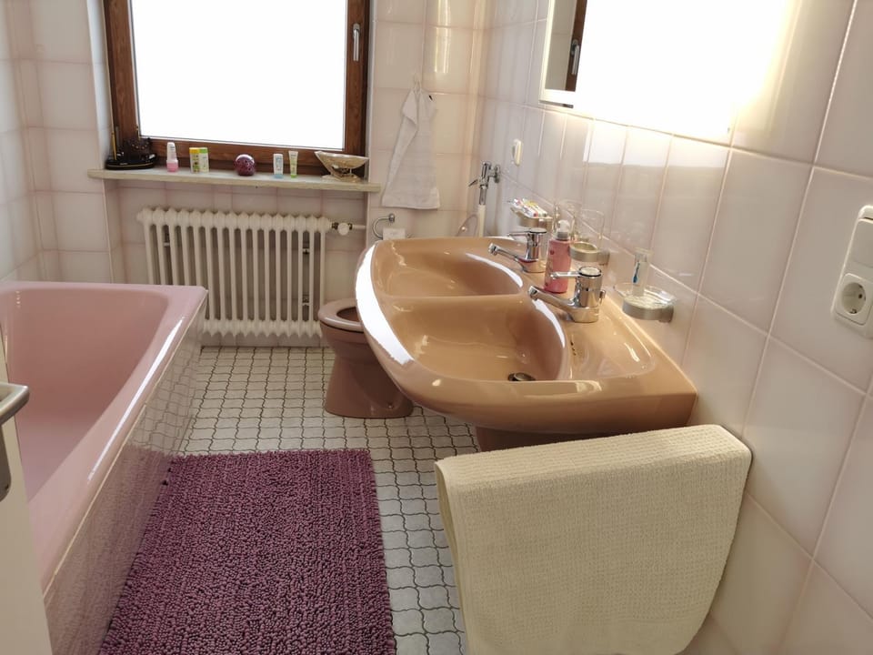 Bathroom, Bath, internet