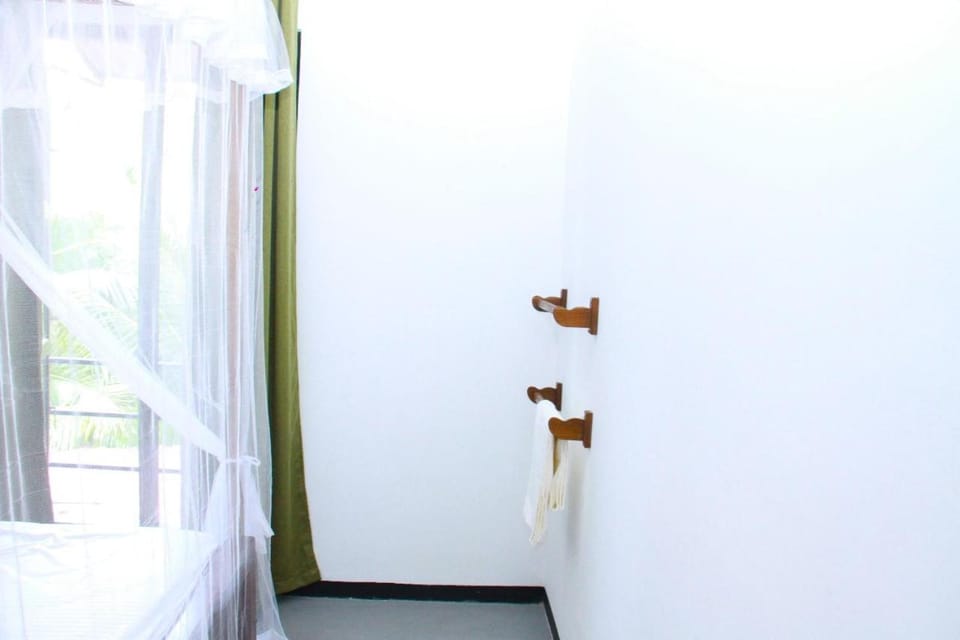 Photo of the whole room, Bedroom, towels