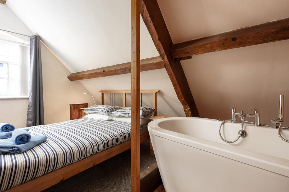 Bedroom, Bath