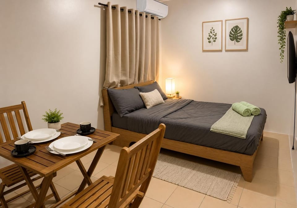 New 8 Spatial Davao Smart Studio Unit Netflix Wi-Fi Amazon Voice Controlled Lights Apartment hotel in Davao City
