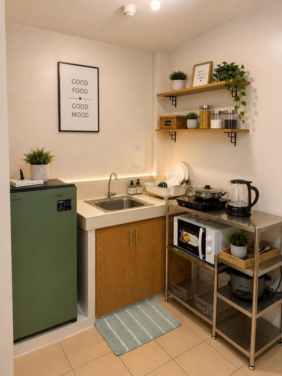 New 8 Spatial Davao Smart Studio Unit Netflix Wi-Fi Amazon Voice Controlled Lights Apartment hotel in Davao City