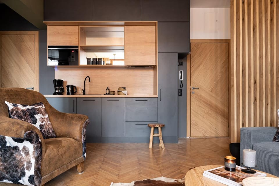 Kitchen or kitchenette