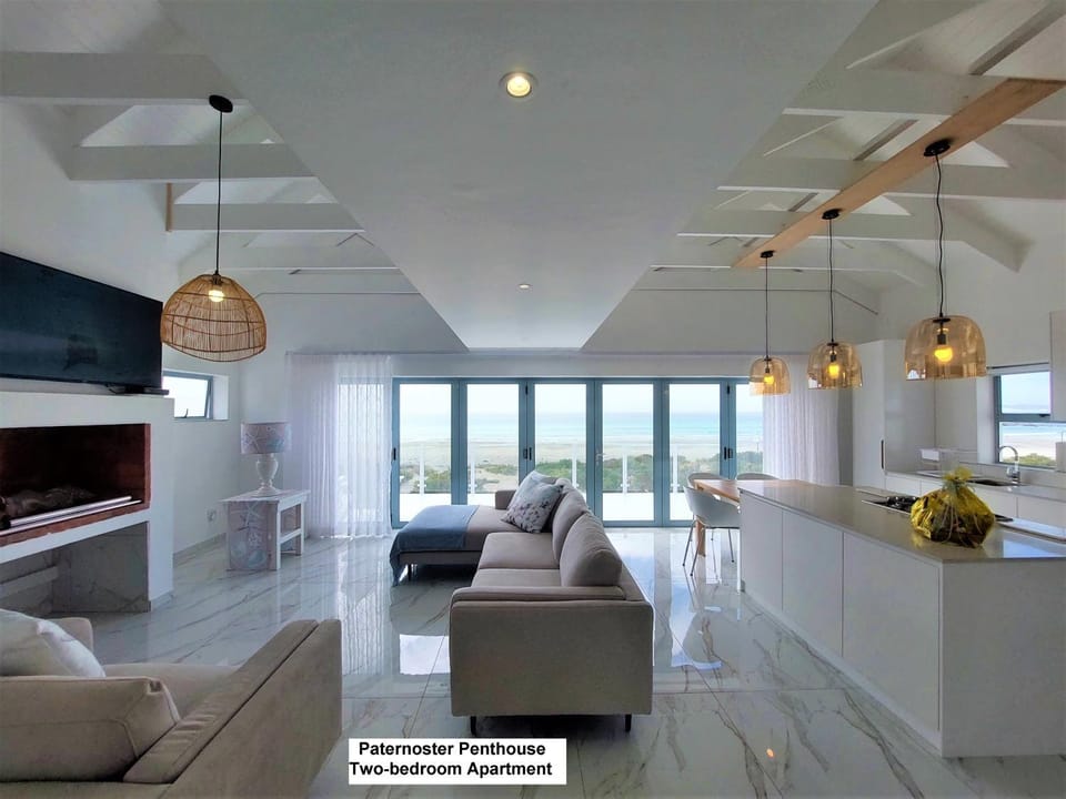 TV and multimedia, Kitchen or kitchenette, Living room, Seating area