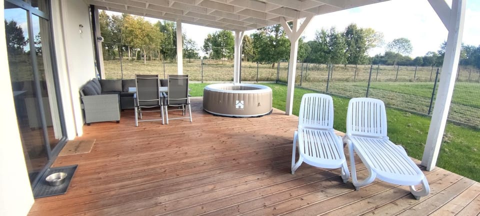 Hot Tub, Balcony/Terrace, Swimming pool