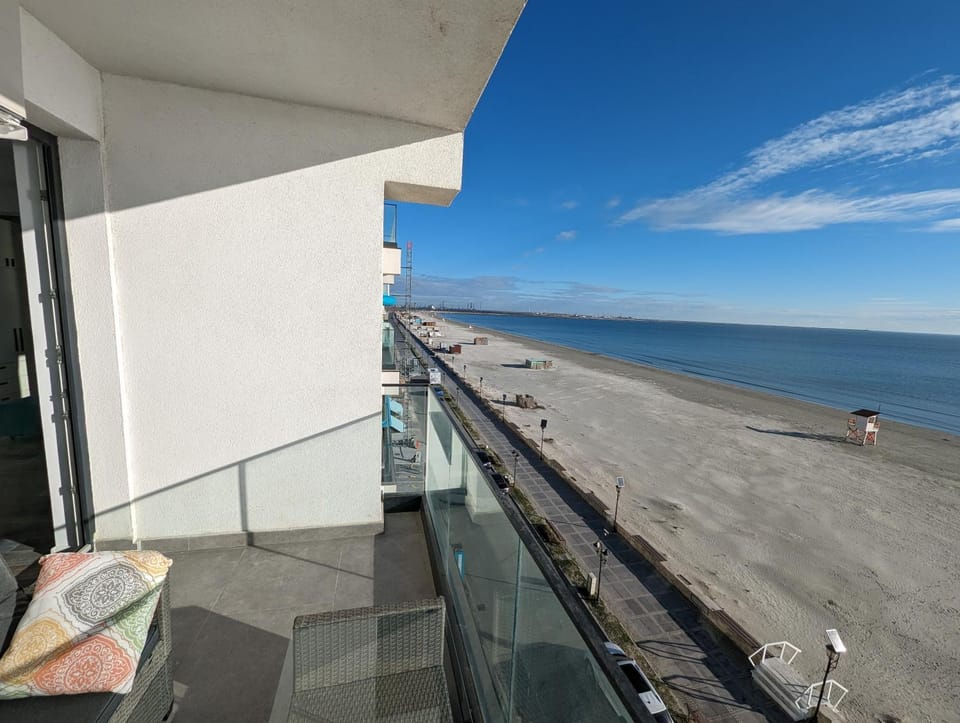 Natural landscape, View (from property/room), Balcony/Terrace, Beach, Sea view