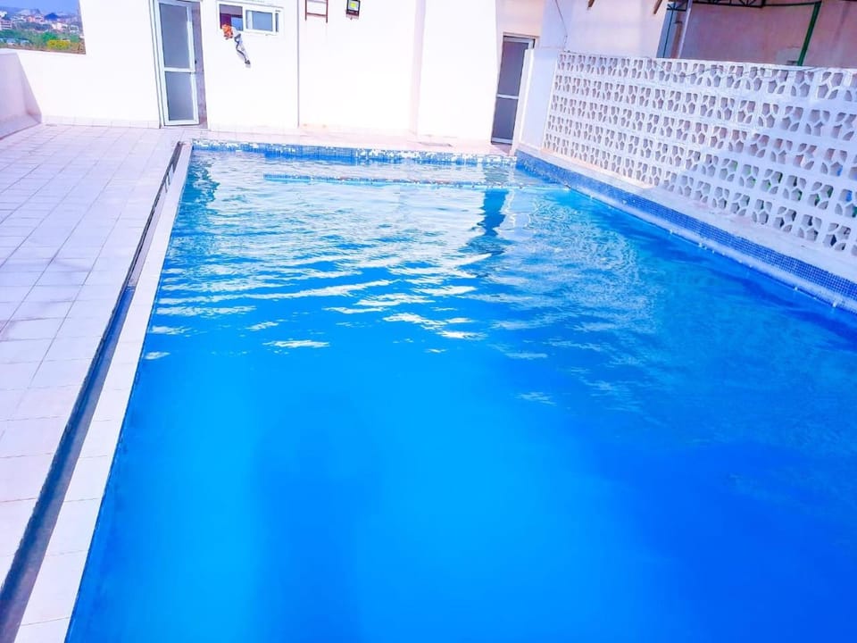 Swimming pool, Swimming pool