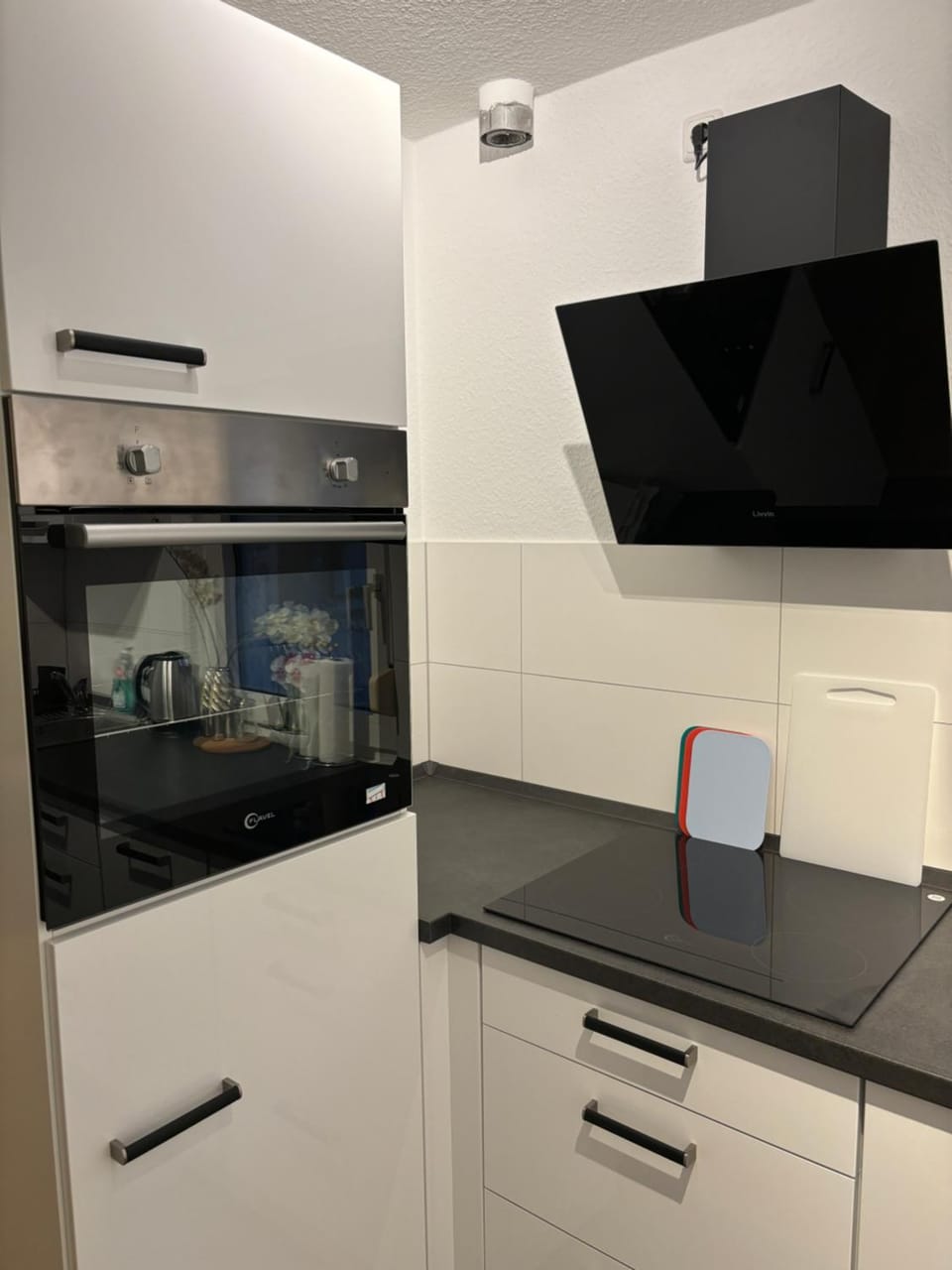 Kitchen or kitchenette, pet friendly, stove