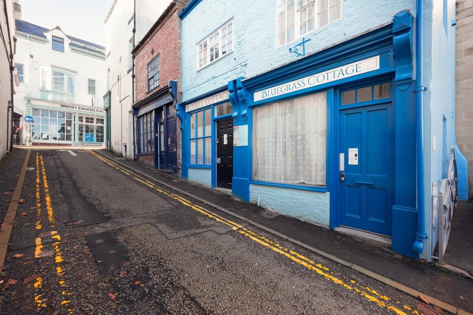 Property building, Day, Neighbourhood, Street view