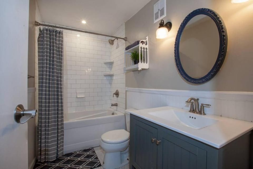 Great for Exploring * Stylish Loft Like Living Apartment in Pittsburgh