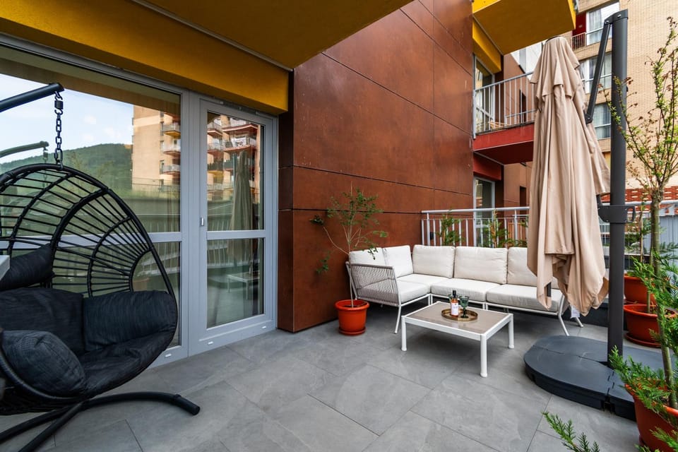 Jacuzzi Urban Heaven Studio Apartment in Sinaia