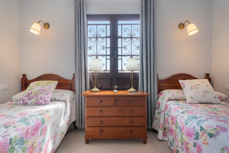 Bedroom, air conditioner