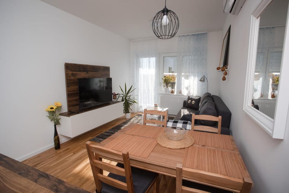 TV and multimedia, Dining area