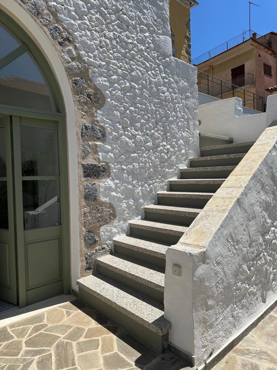 Facade/entrance