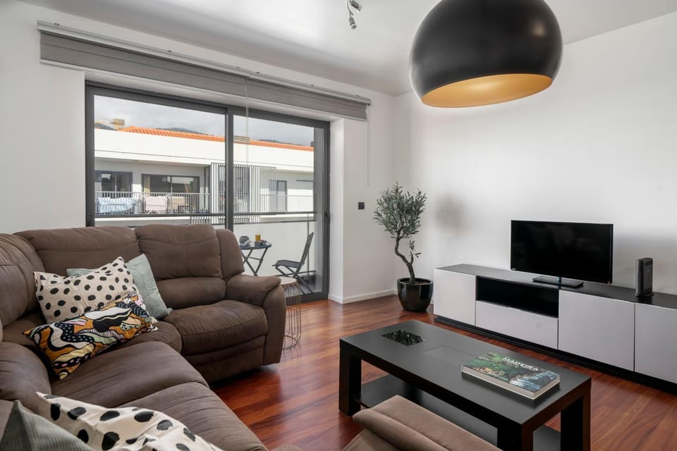 Communal lounge/ TV room, TV and multimedia, Living room