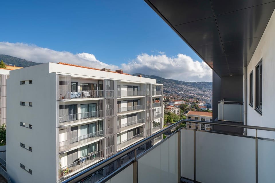 Balcony/Terrace, Mountain view