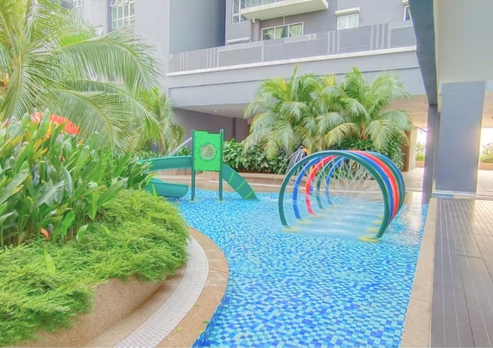 Day, Garden, Swimming pool, Swimming pool