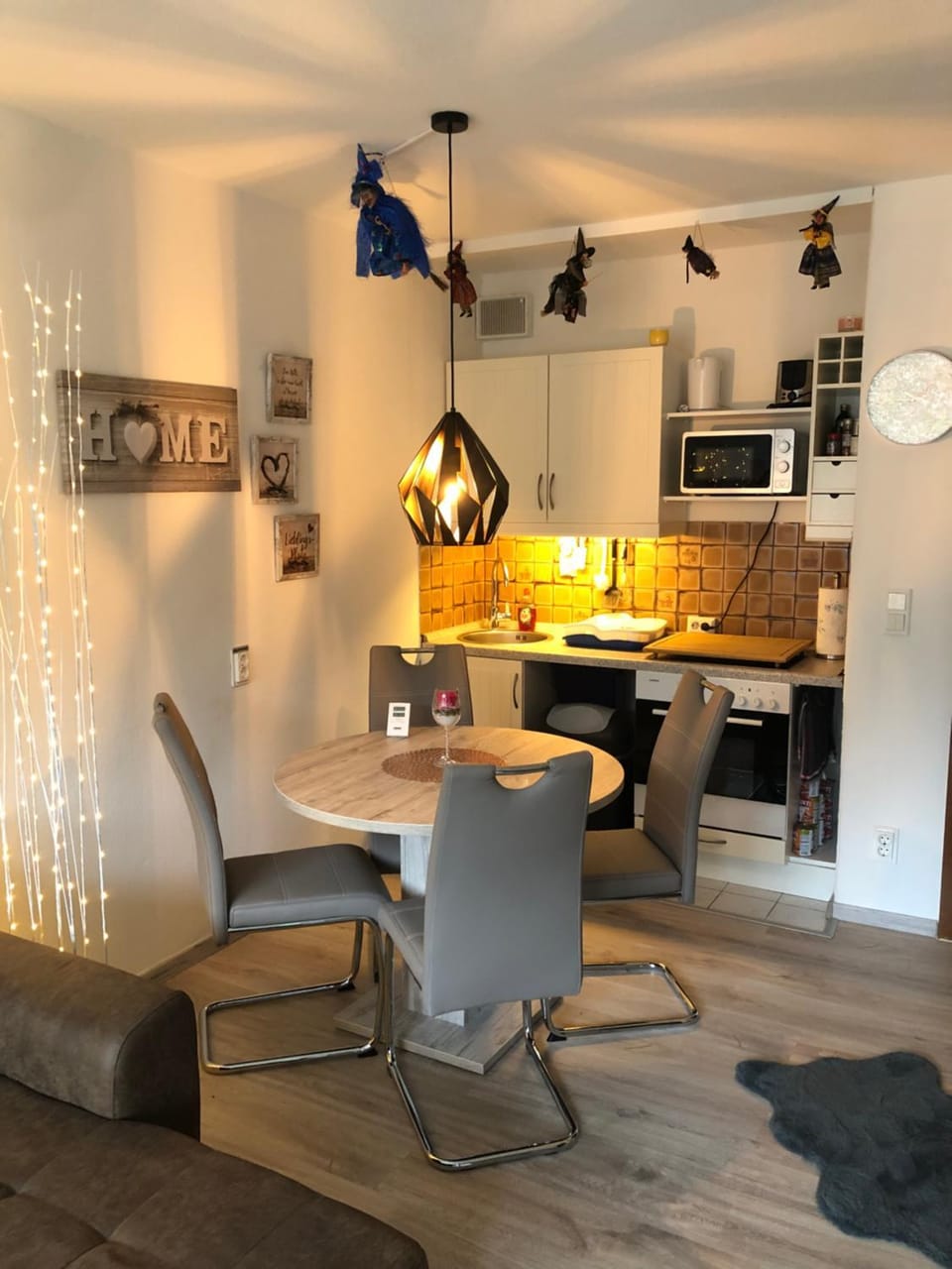 Kitchen or kitchenette, Seating area, minibar, stove, kitchen