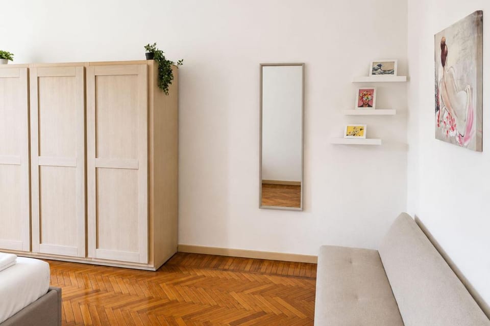 Bed, Bedroom, towels, wardrobe