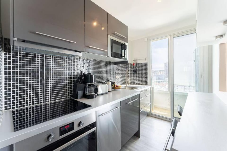 Vue mer Plage Catalans Vieux Port Clim - 2 chambres Apartment in Marseille
