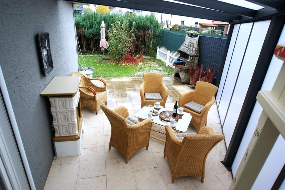 Property building, Garden, Balcony/Terrace