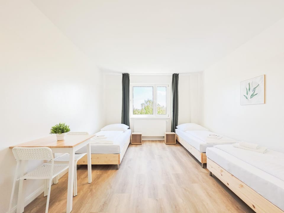 Bed, Photo of the whole room, Bedroom, heating, towels