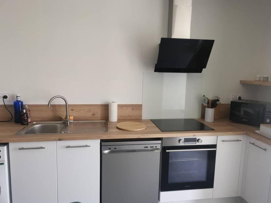 Kitchen or kitchenette, dishwasher, pet friendly, stove