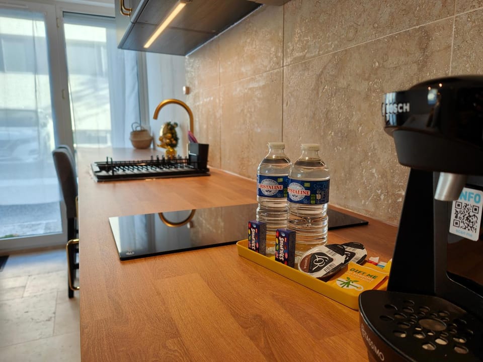 Coffee/tea facilities, Kitchen or kitchenette