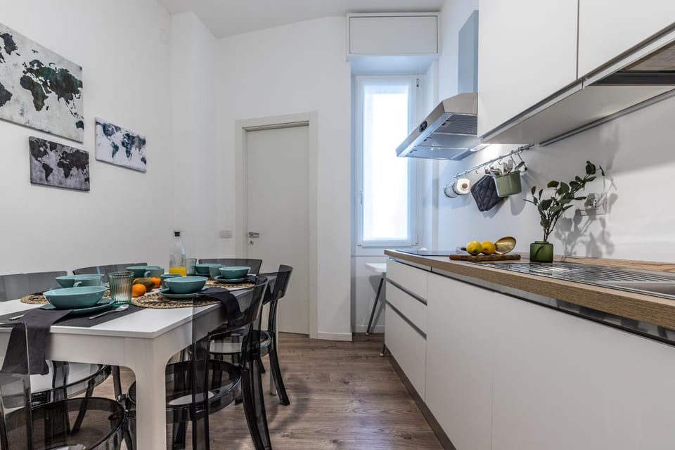 Kitchen or kitchenette, Dining area, kitchen