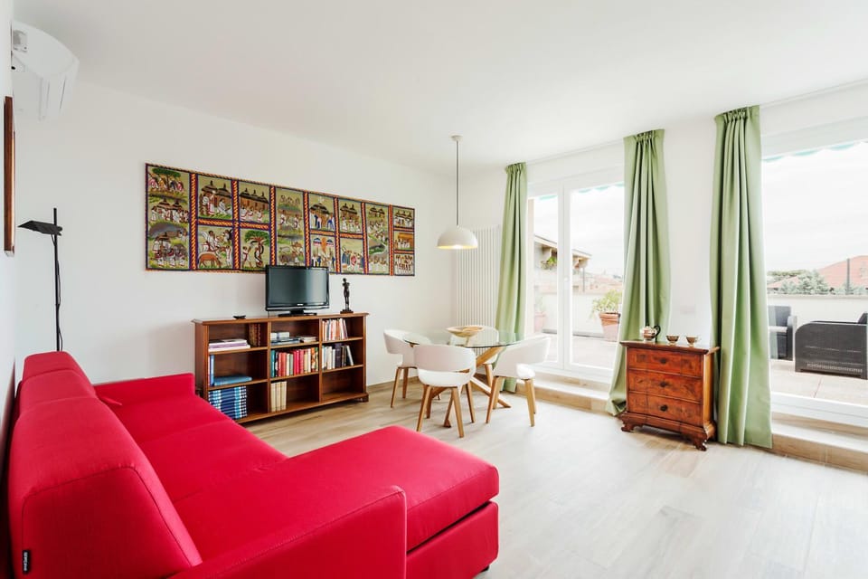 Amazing flat with big terrace and private car park Apartment in Verona