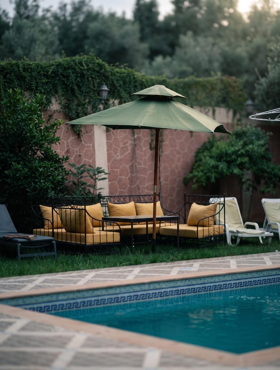 Property building, Restaurant/places to eat, Swimming pool, Breakfast