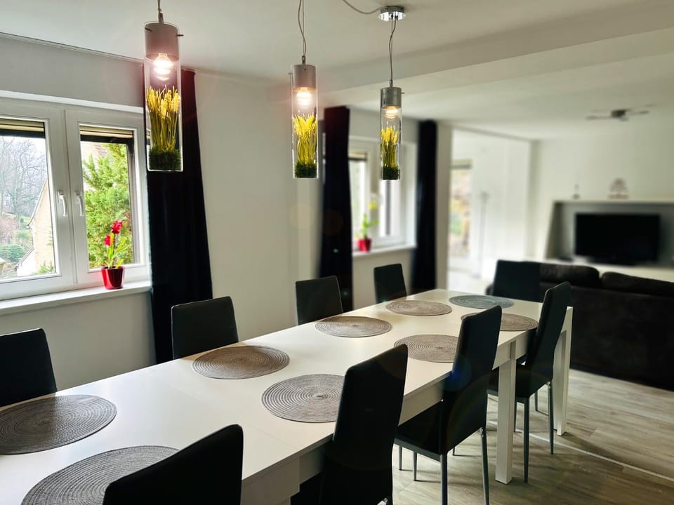 Living room, Dining area