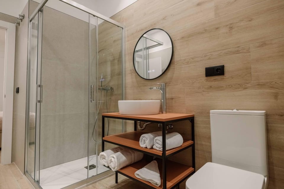 Shower, Bathroom, towels