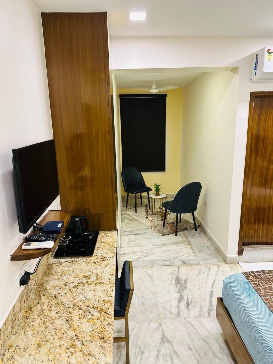 Bed, Photo of the whole room, Bedroom, hair dresser, wardrobe, air conditioner