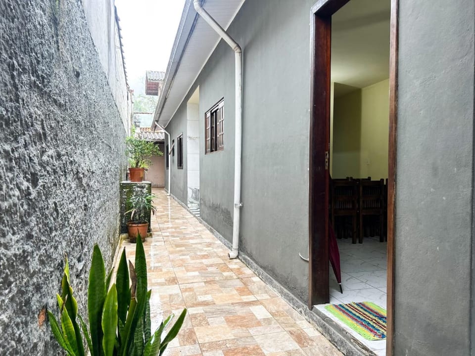Casa Ubatuba próx à praia Perequê Açu aconchegante House in Ubatuba