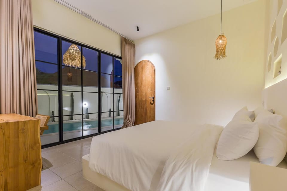 Bed, Night, Photo of the whole room, Bedroom, Pool view