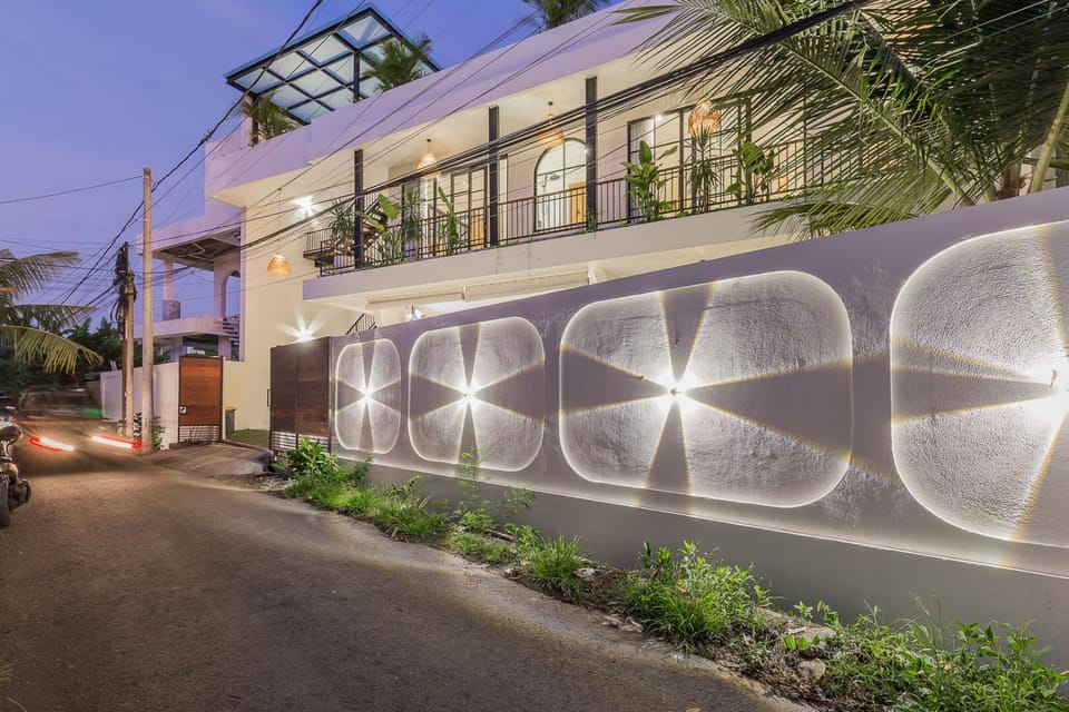 Property building, Night, Neighbourhood, Other, Street view