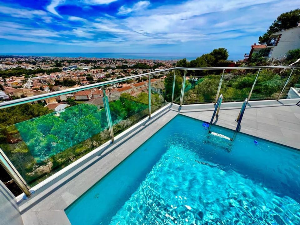 Balcony/Terrace, Sea view, Swimming pool