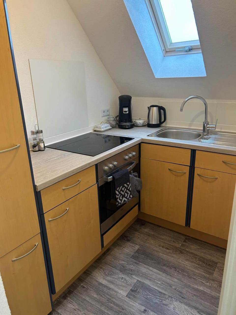Coffee/tea facilities, Kitchen or kitchenette, pet friendly, stove