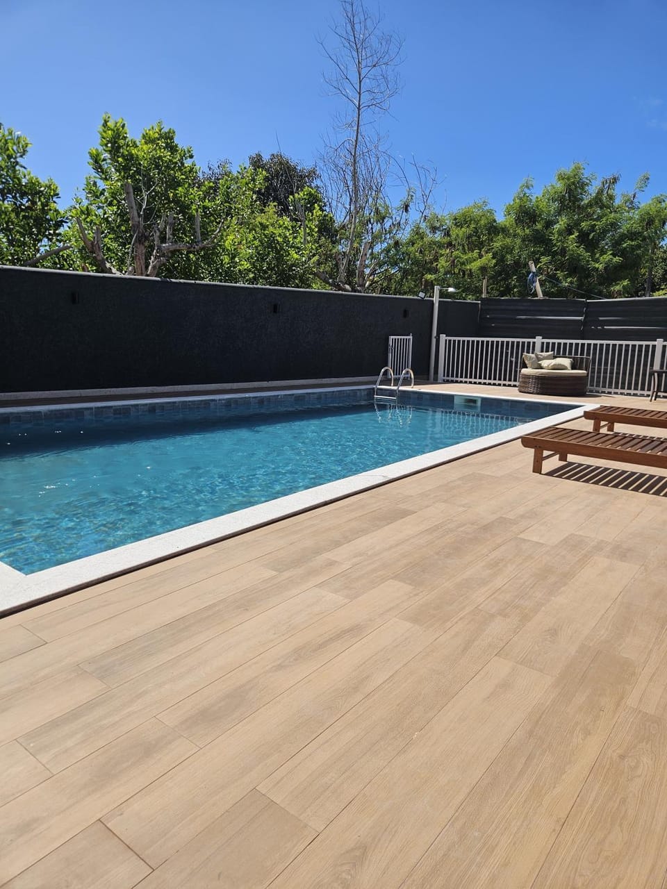 Day, Pool view, Swimming pool, sunbed