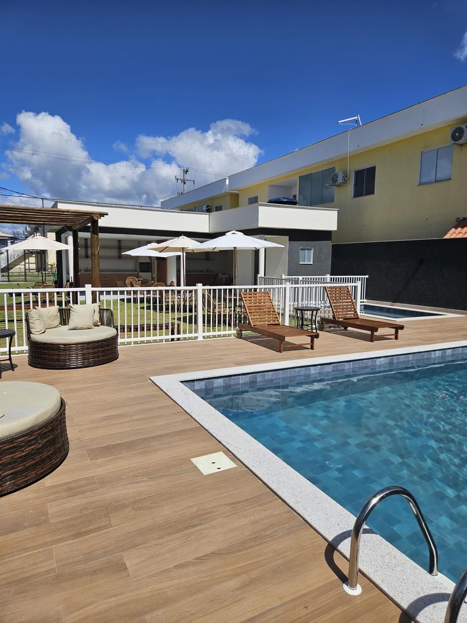 Day, Pool view, Swimming pool, sunbed