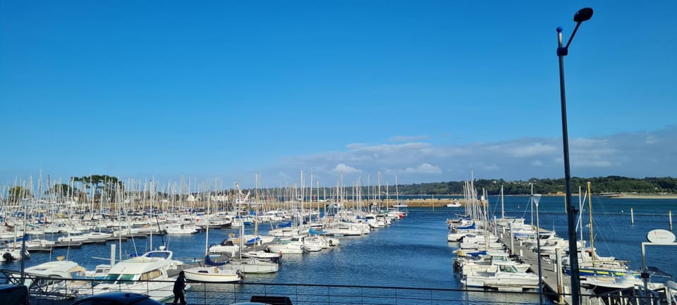Appartement Escale Roz Pleine vue sur le Port Apartment in Perros-Guirec