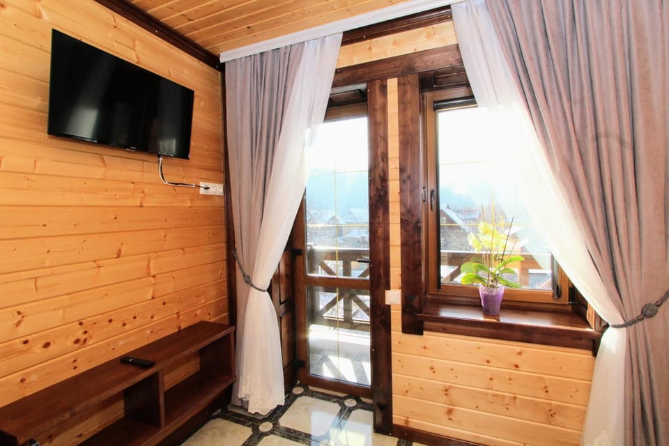 TV and multimedia, Balcony/Terrace, Mountain view