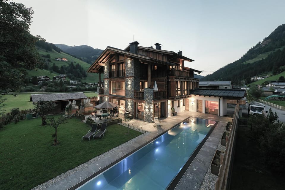 Property building, Swimming pool