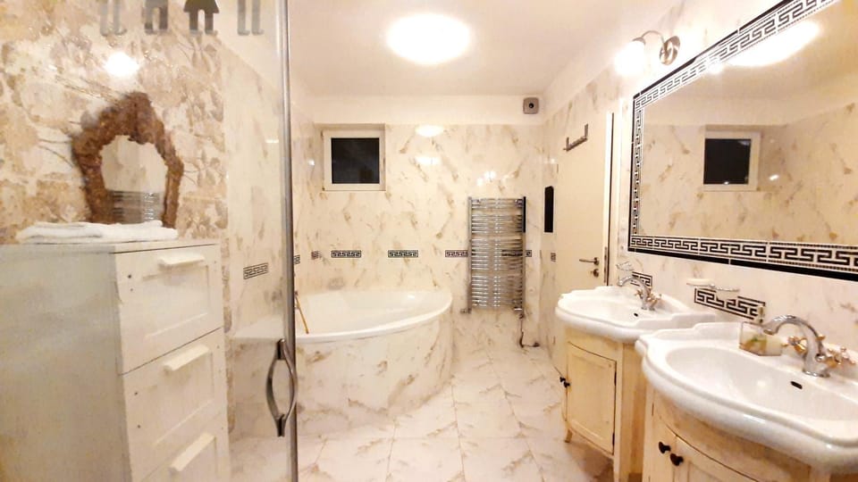 Shower, Bathroom, Bath