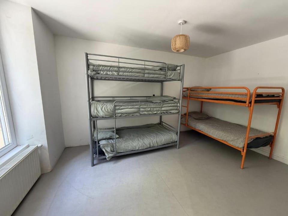 Bed, Photo of the whole room, bunk bed