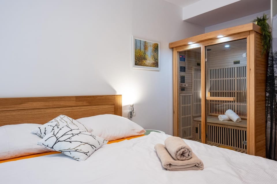 Bed, Sauna, Photo of the whole room, Bedroom, towels