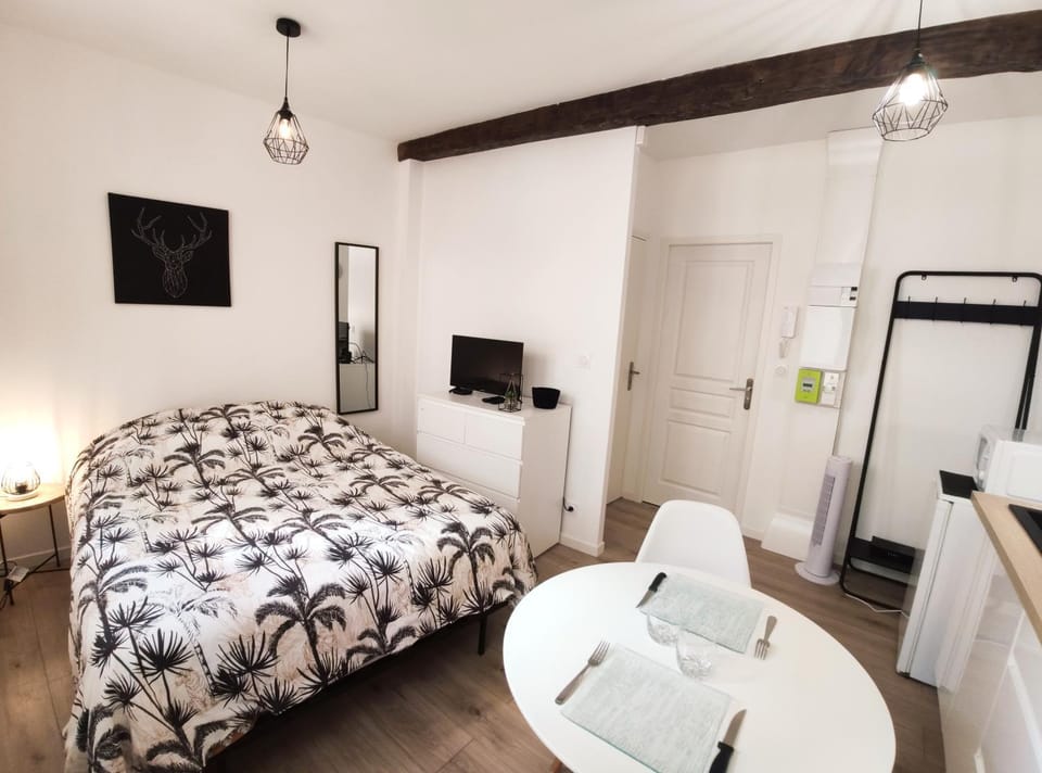 Living room, Dining area, Bedroom