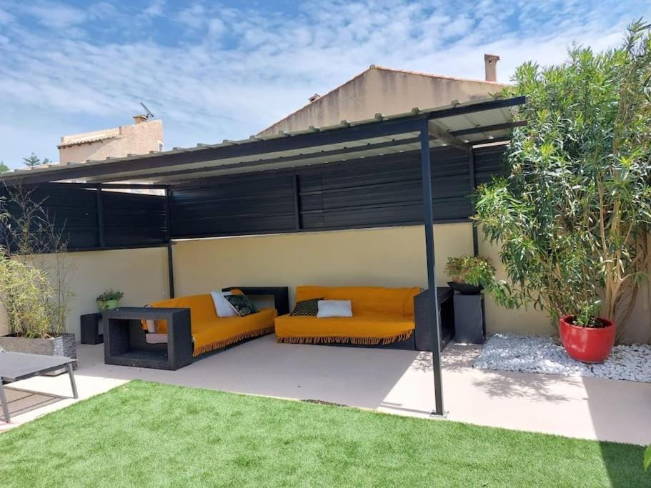 Garden, Balcony/Terrace