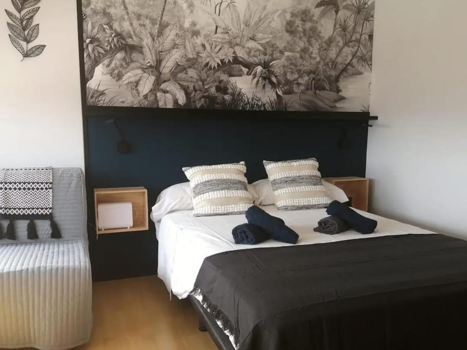 Bed, Photo of the whole room